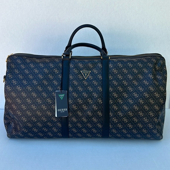 New GUESS Large Logo Travel bag - Picture 1 of 11